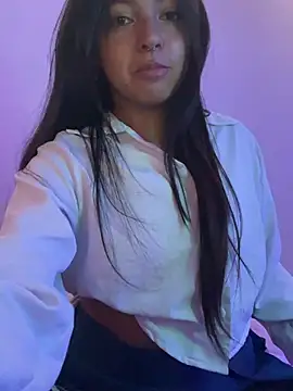 laraa_rous's cam snapshot