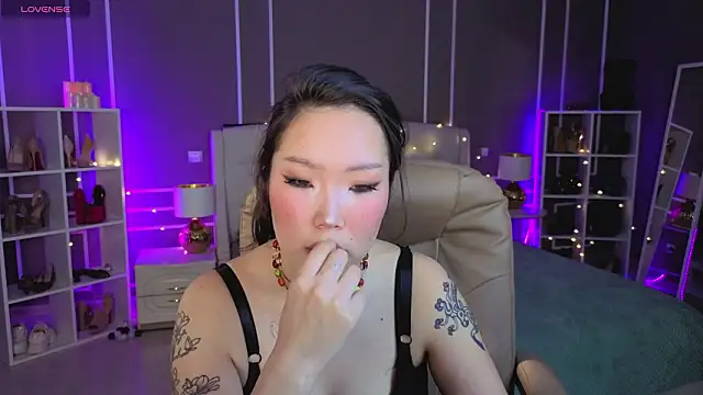 ElinaMotion's cam snapshot