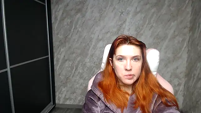 Reginasmilee live sex cam