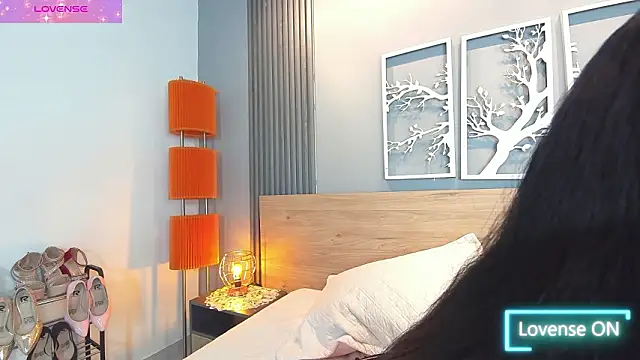 Valery_Evaans live sex cam