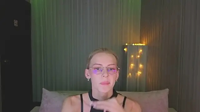 kittie_like18's cam snapshot