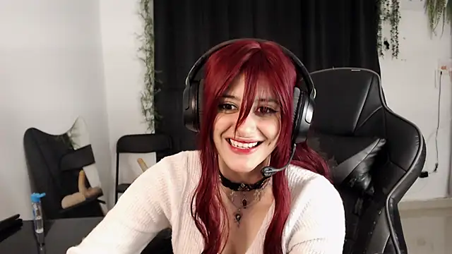 lizzy-c-e-e's cam snapshot