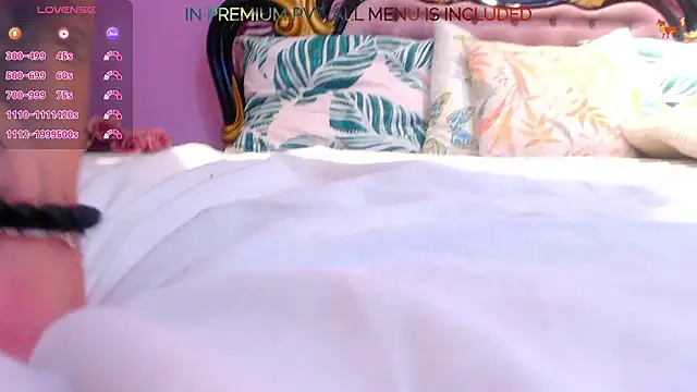 FoxxyClarise's cam snapshot