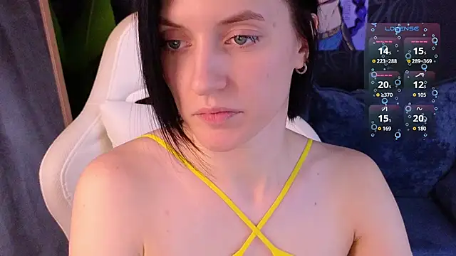 roxy_riot_'s cam snapshot