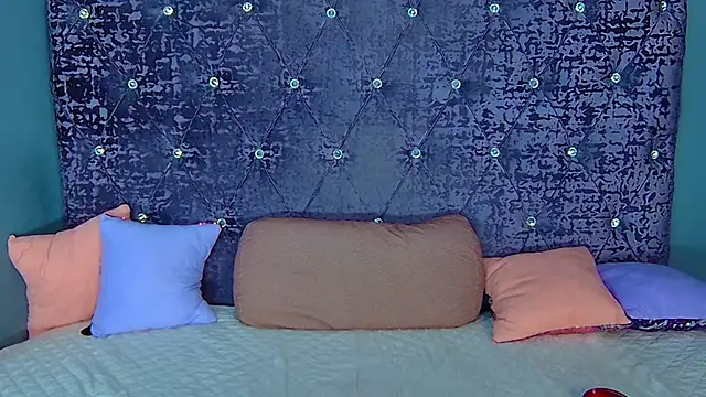 NoraBigAss's cam snapshot