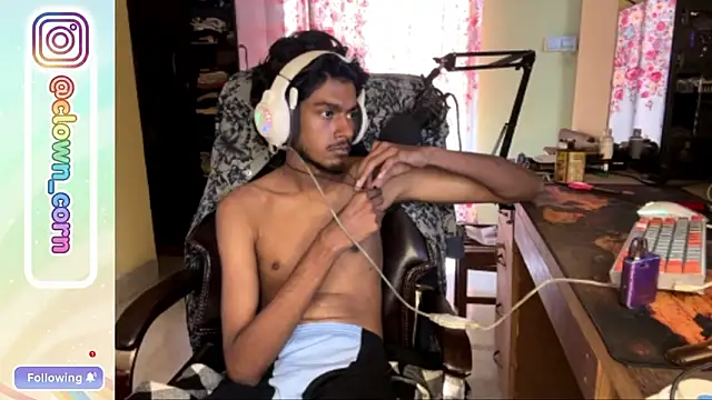 RavenKisses live sex cam