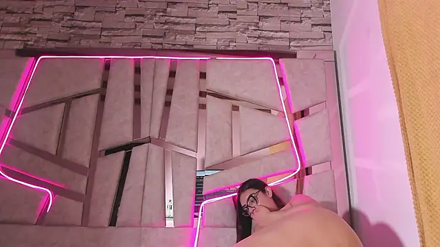 mia_and_austin's cam snapshot