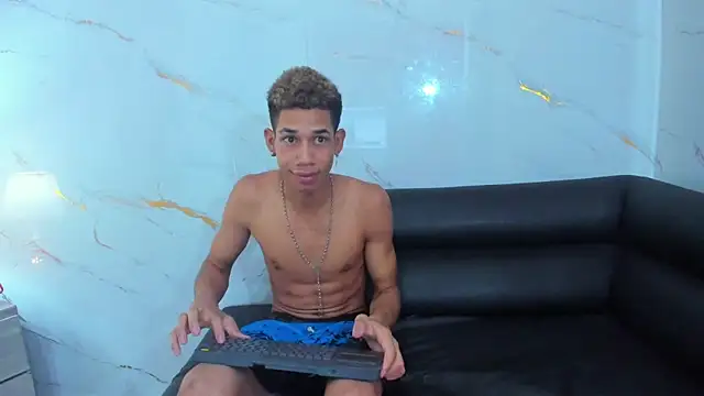 Little_nicoll's cam snapshot