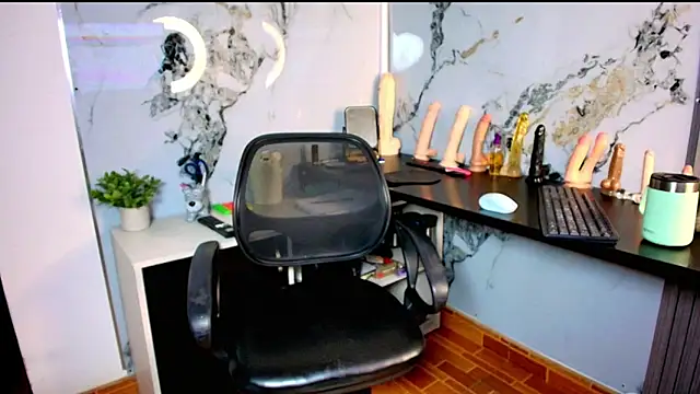 AlixLong's cam snapshot