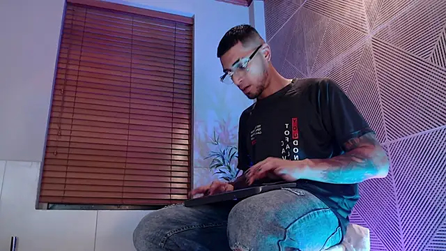 DrakeNeumann live sex cam