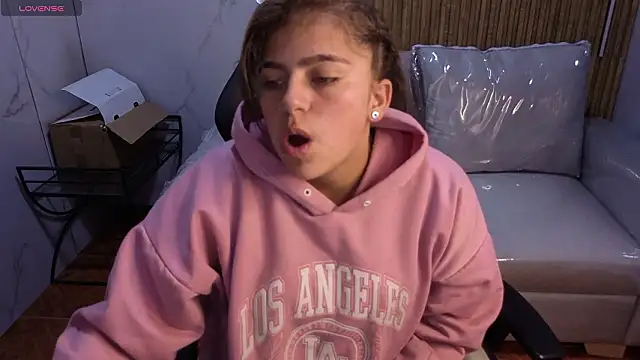 Kitten_Cam's cam snapshot