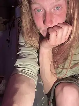 GoldenFlameGoddess live sex cam