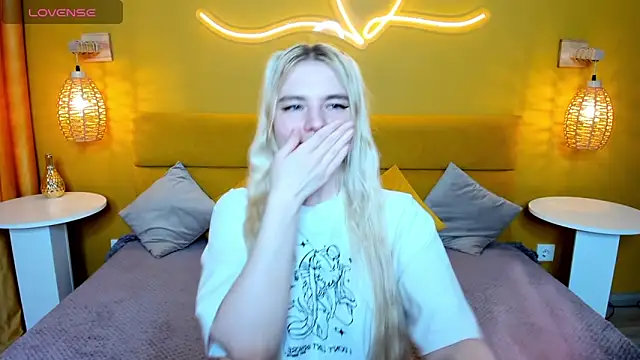 RuthBryant's cam snapshot