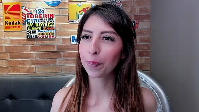 foxy_tiana's cam snapshot