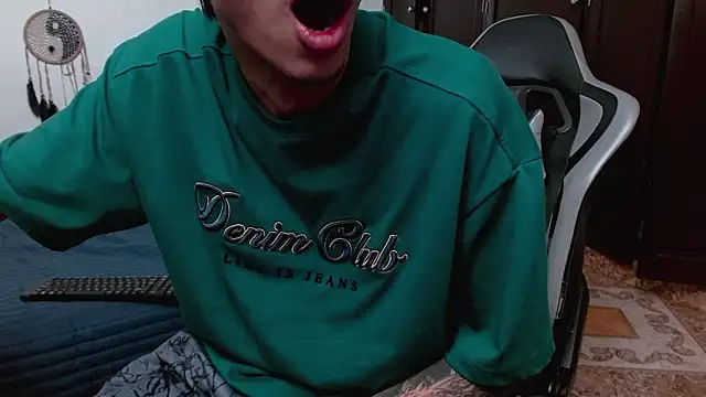 aaron_blug live sex cam