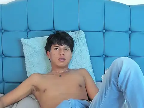 Valentino_Lane live sex cam