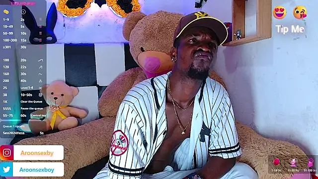 Aroonsexyboy live sex cam