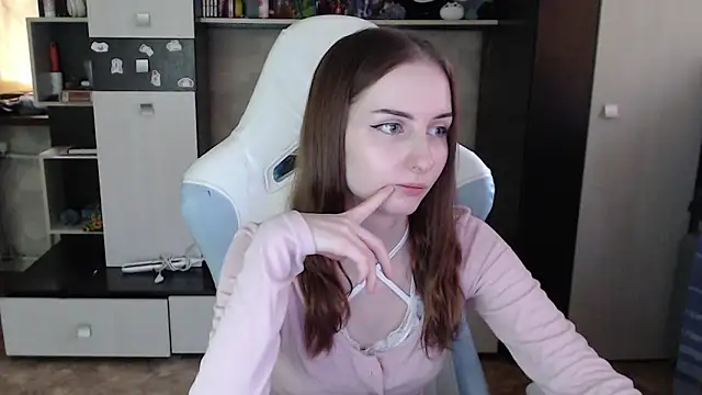 Cutti_Crystal's cam snapshot