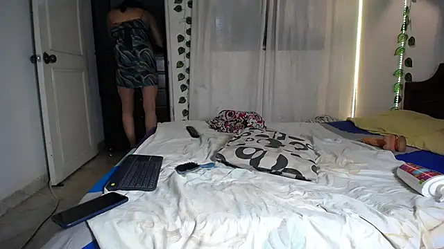 ivonne__hott1 live sex cam