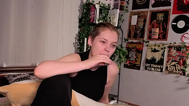 BevHanni's cam snapshot