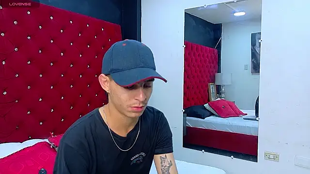 Logan_Woods's cam snapshot