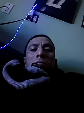 Boogiehtx713 live sex cam