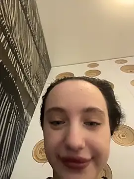 MiaTee's cam snapshot