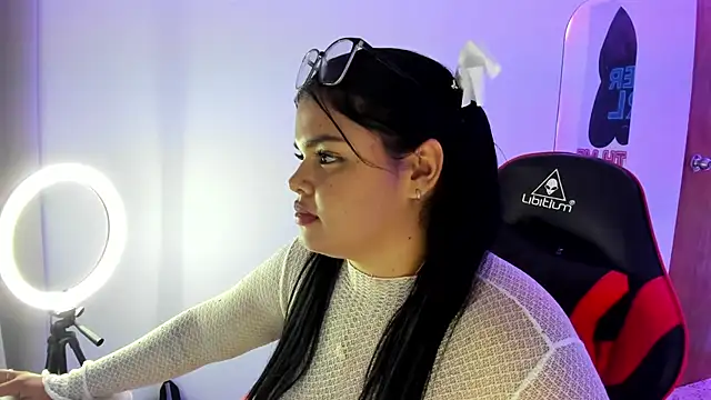 Paulinehoney's cam snapshot