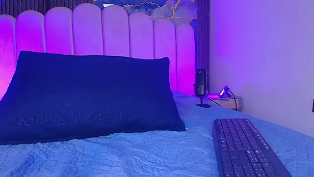 abbyrouss_'s cam snapshot