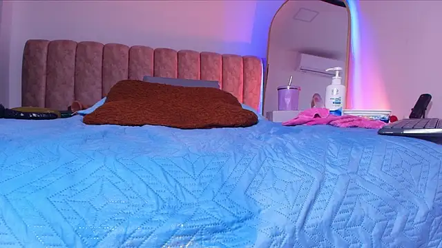 _linda_milk_'s cam snapshot