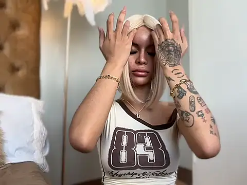 LUUVRRI_21 live sex cam