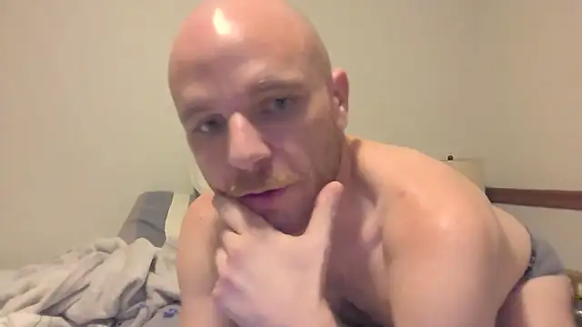 FrankieFuckMe live sex cam