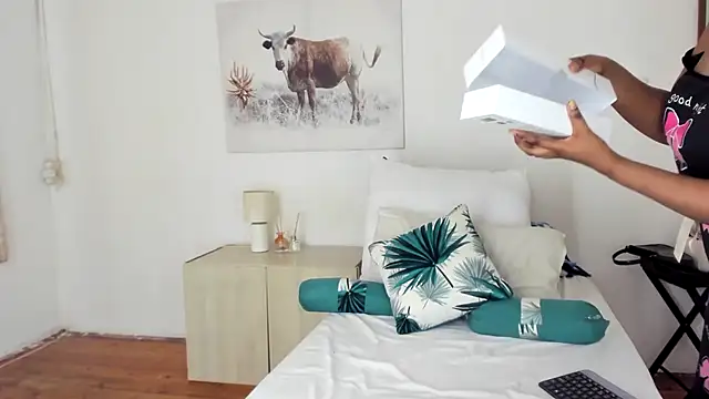 ConnieSmall24's cam snapshot