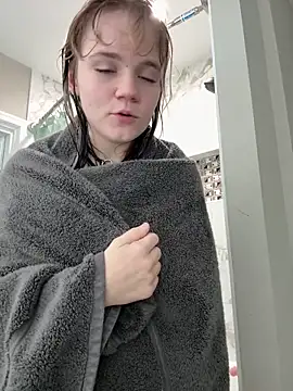 Cutiepiespanks's cam snapshot