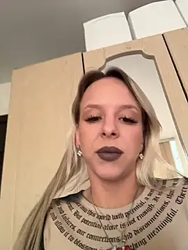 LikaCat live sex cam