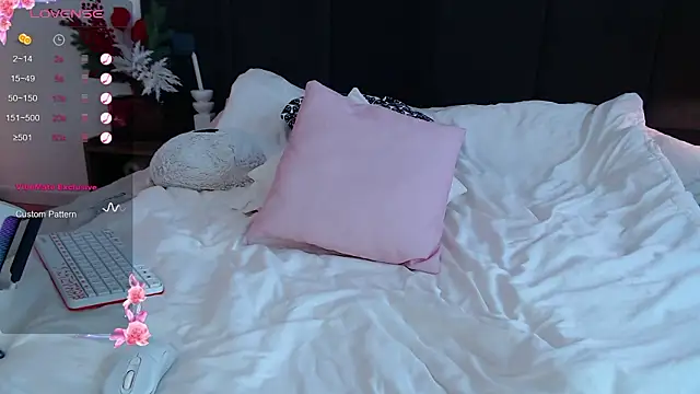 LunaticaBae's cam snapshot