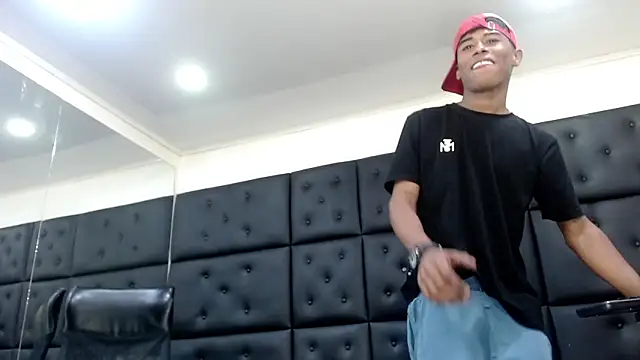 TonnyMarck live sex cam