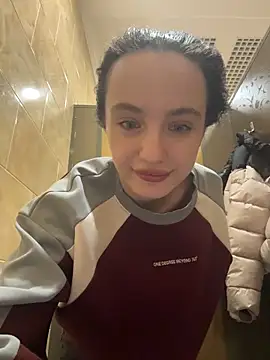 MiaTee's cam snapshot