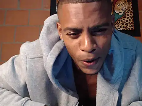 MAXIMO_JHONS live sex cam