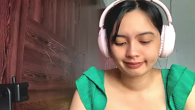 ChristiniaWins live sex cam