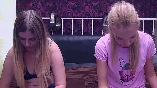 BlondeWitches's cam snapshot