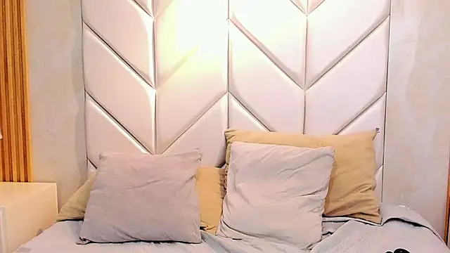 EmmaBrantt's cam snapshot