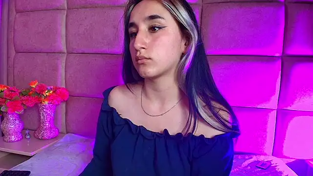 CharlotteStuart's cam snapshot