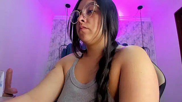 nalalye_cruzz_'s cam snapshot