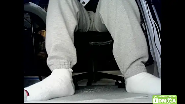 justshutupandwatch's cam snapshot