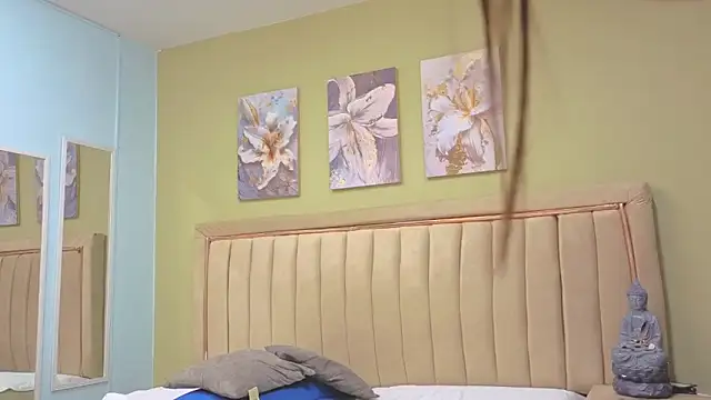 cintya_moon's cam snapshot