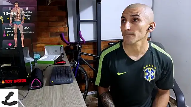 Marck_Muscle's cam snapshot