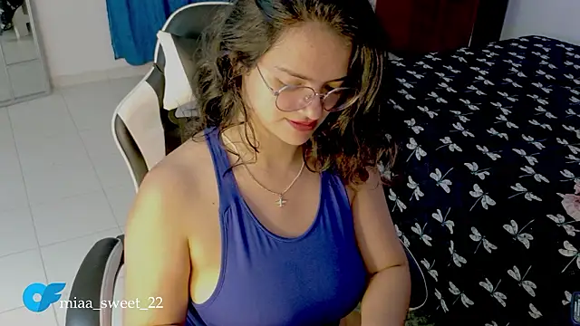 MiaaSweet_22's cam snapshot