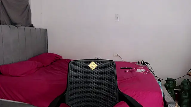 linda_brown_'s cam snapshot