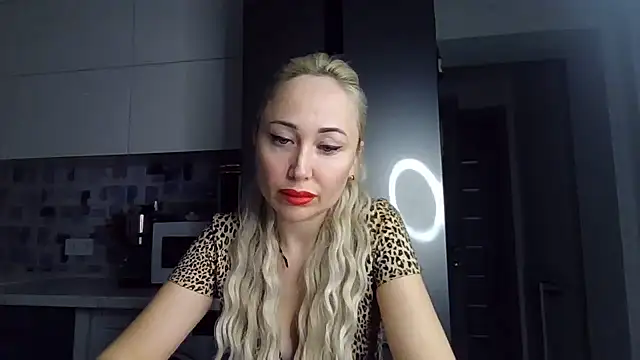 NanaGold2992's cam snapshot